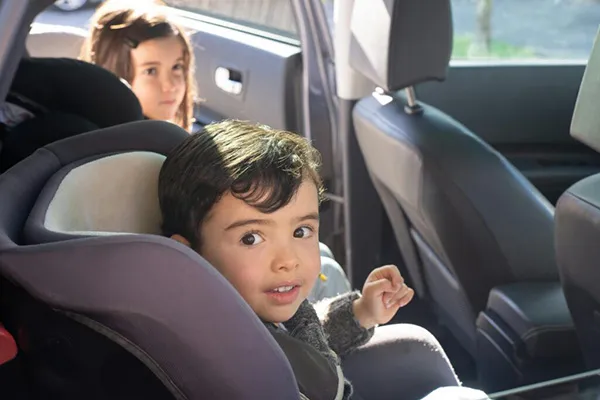 Kinderen in auto