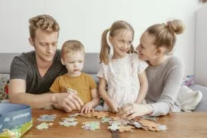 gevelportret, Litse, Evelyne, Leo en Charlotte