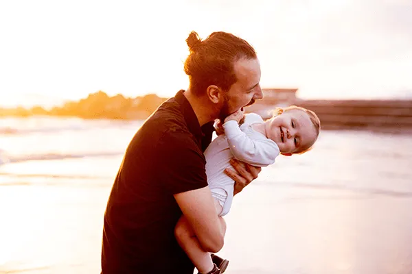 Papa en baby trots