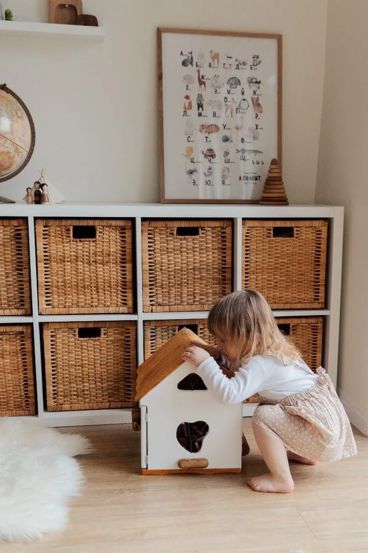 Kind in kinderkamer