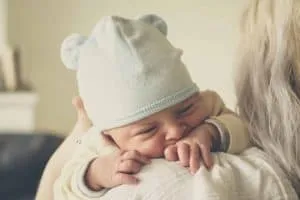 baby op schouder myfamily