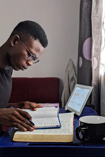 Student die aan het studeren is