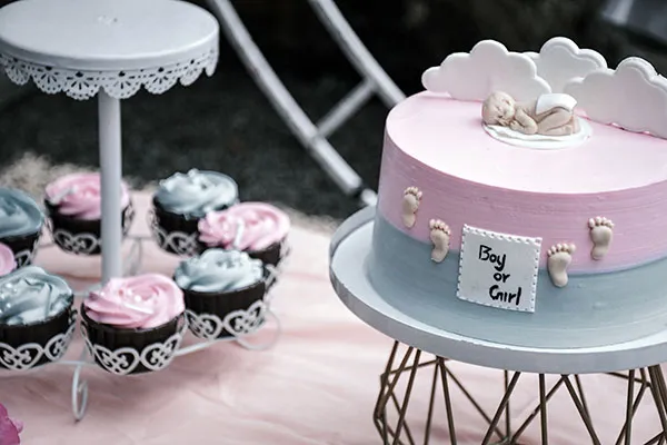 Taart op gender reveal