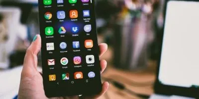 Smartphone in de hand