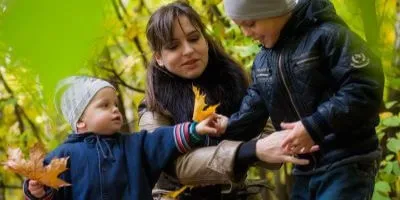 Vrouw met twee kinderen
